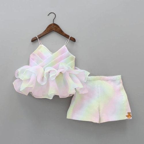 Women_s_FASHION-removebg-preview